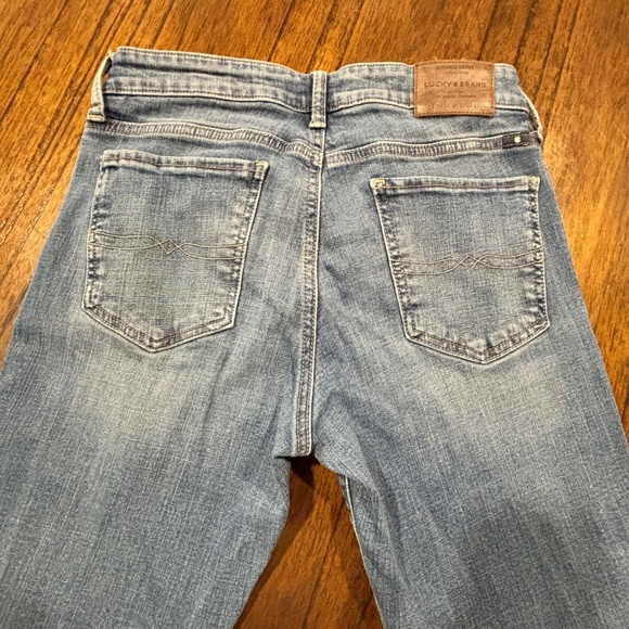 Lucky Brand medium wash Sweet Boot jeans 6/28 ankle - Picture 4 of 16